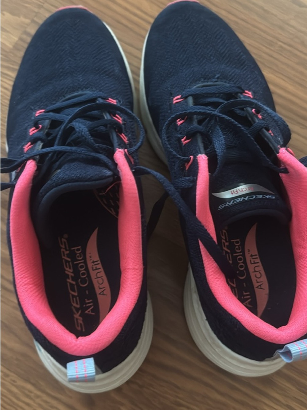 Skechers Women’s Navy and Pink Athletic Sneakers arched fit